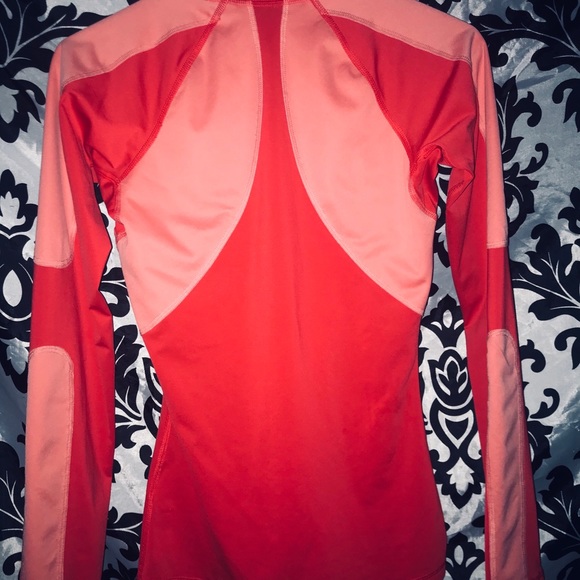 NIKE  *LIKE NEW* Half-Zip, Dri-Fit, Reflective Pullover - Picture 5 of 6